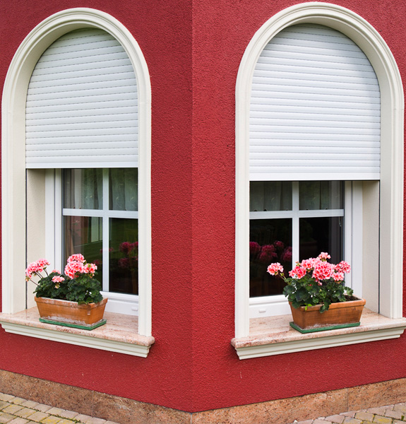 Fensterbänke sind ein unverzichtbares Element in der Fassade und der Innenarchitektur Ihres Hauses.